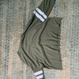 Comfy top, thin material